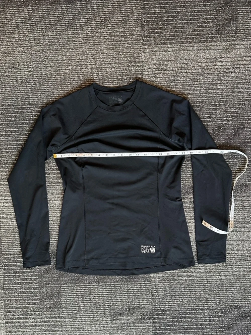 Mountain Hardwear Women's ‘Crater Lake’ Long-Sleeve Shirt in Black | SIZE XS - Picture 6 of 6